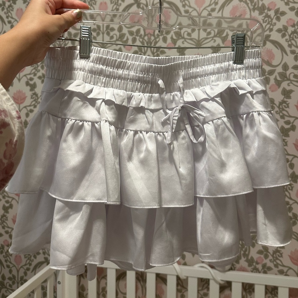 Elegant White Tiered Mini Skirt